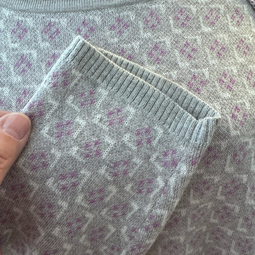 Patterned Long Sleeve Top - Picture 8 of 11